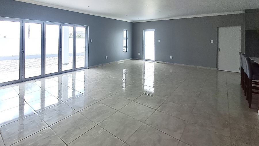 3 Bedroom Property for Sale in Golden Mile Western Cape